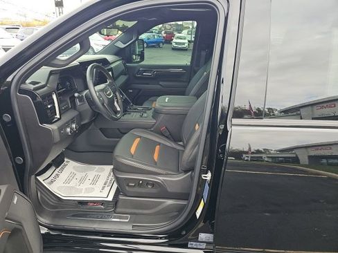 Used 2025 GMC Sierra 2500 AT4 w/ AT4 Premium Plus Package image 16