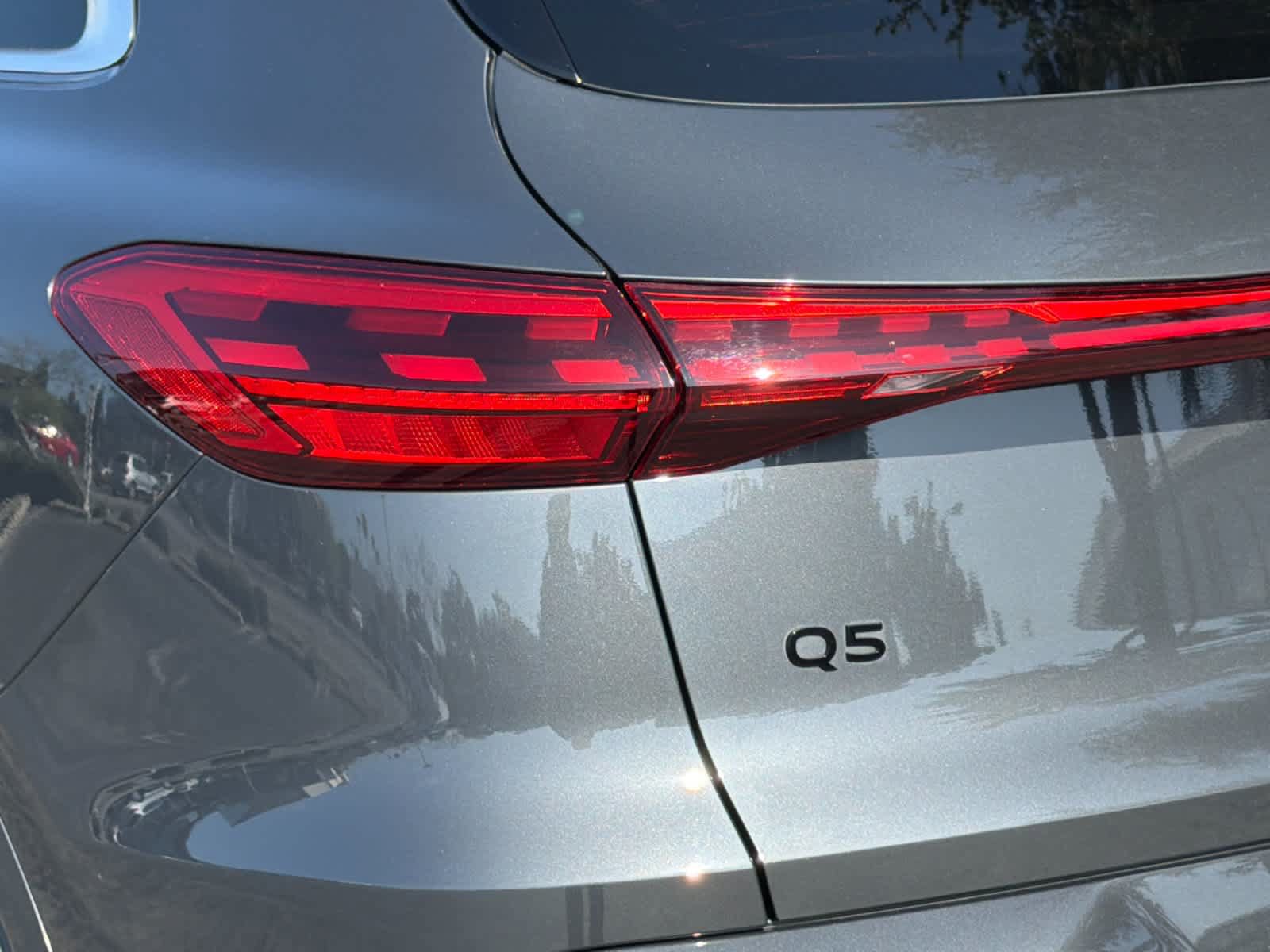 Used 2025 Audi Q5 Premium w/ Convenience Package AWD/4WD image 29