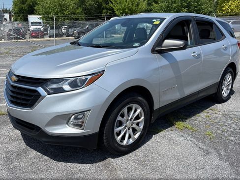 Used 2020 Chevrolet Equinox LS w/ LS Convenience Package AWD/4WD image 1