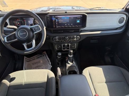 Used 2024 Jeep Wrangler Unlimited Sahara AWD/4WD image 9