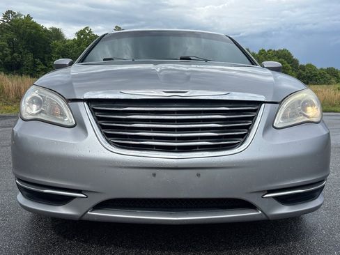 Used 2013 Chrysler 200 LX FWD image 8