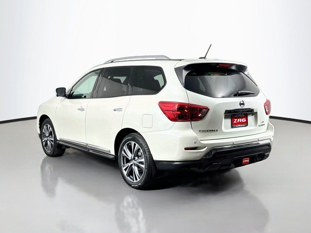 Used 2017 Nissan Pathfinder Platinum AWD/4WD image 3
