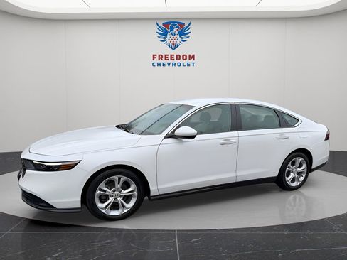 Used 2025 Honda Accord LX image 2