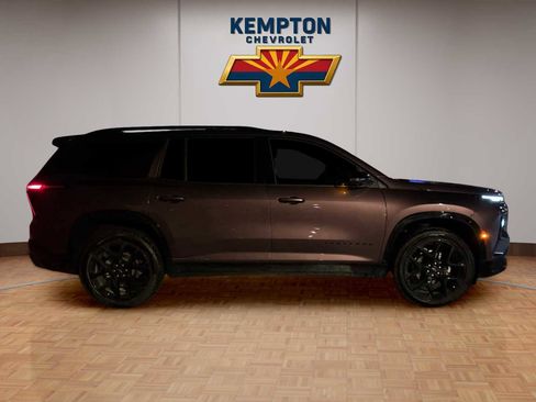 Used 2024 Chevrolet Traverse RS image 7