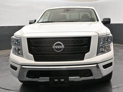 Used 2024 Nissan Titan SV AWD/4WD image 3