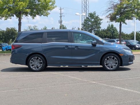 Used 2026 Honda Odyssey Touring image 4
