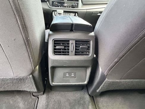 Used 2025 Nissan Rogue SV AWD/4WD image 10