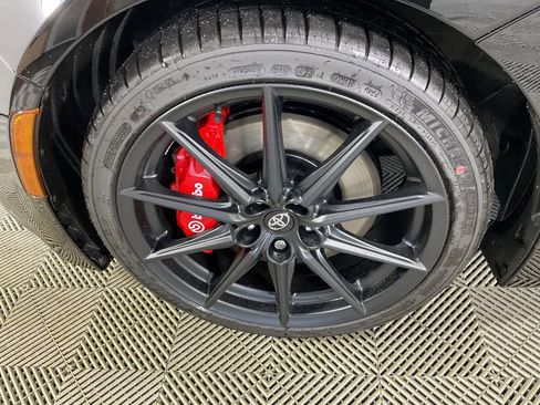 New 2025 Toyota GR86 Premium image 4