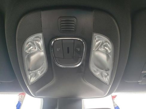 Used 2023 Jeep Compass Latitude AWD/4WD image 25