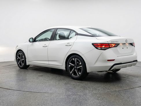 Used 2025 Nissan Sentra SV FWD image 6