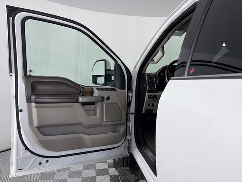 Certified 2019 Ford F250 Limited w/ FX4 Off-Road Package image 10