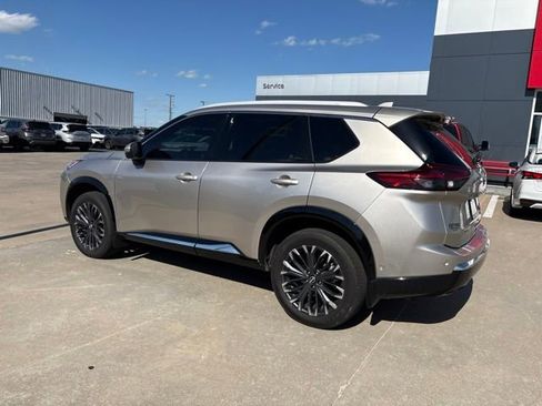 Certified 2025 Nissan Rogue Platinum w/ Platinum Premium Package AWD/4WD image 4