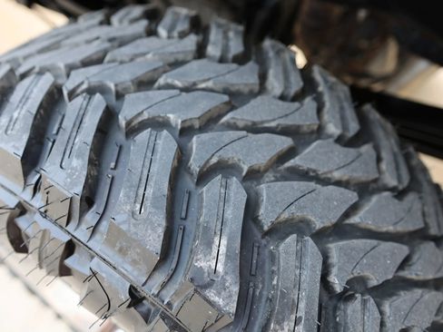 Used 2017 Ford F250 Lariat w/ Chrome Package image 26