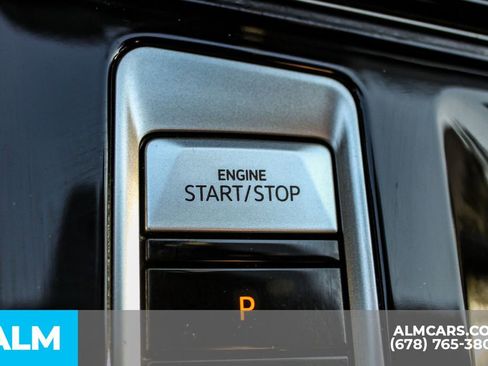 Used 2024 Volkswagen Atlas SE image 31