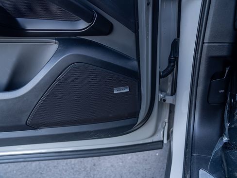 Certified 2025 Porsche Cayenne E-Hybrid AWD/4WD image 20