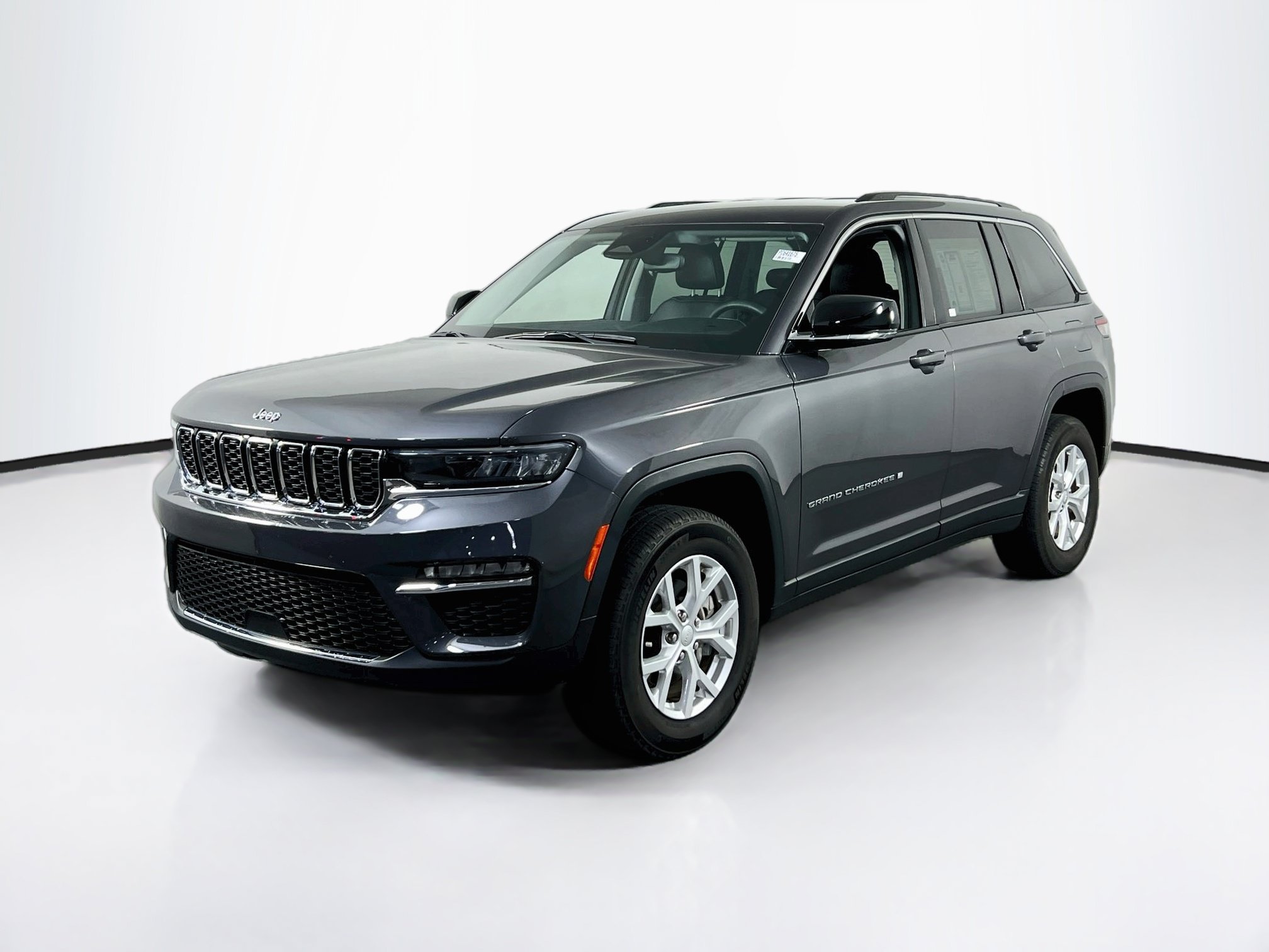 Used 2023 Jeep Grand Cherokee Limited w/ Trailer Tow Prep Group (B) AWD/4WD image 1