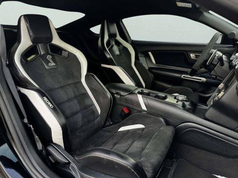 Used 2021 Ford Mustang Shelby GT500 w/ Carbon Fiber Track Pack RWD image 44