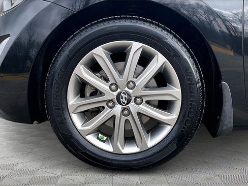 Used 2015 Hyundai Elantra SE w/ Option Group 03 image 9