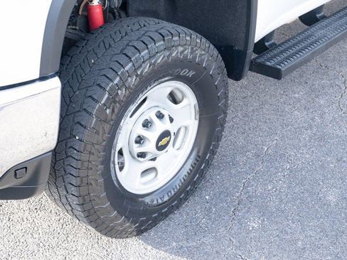 Used 2022 Chevrolet Silverado 2500 W/T w/ Gooseneck/5TH Wheel Package image 9