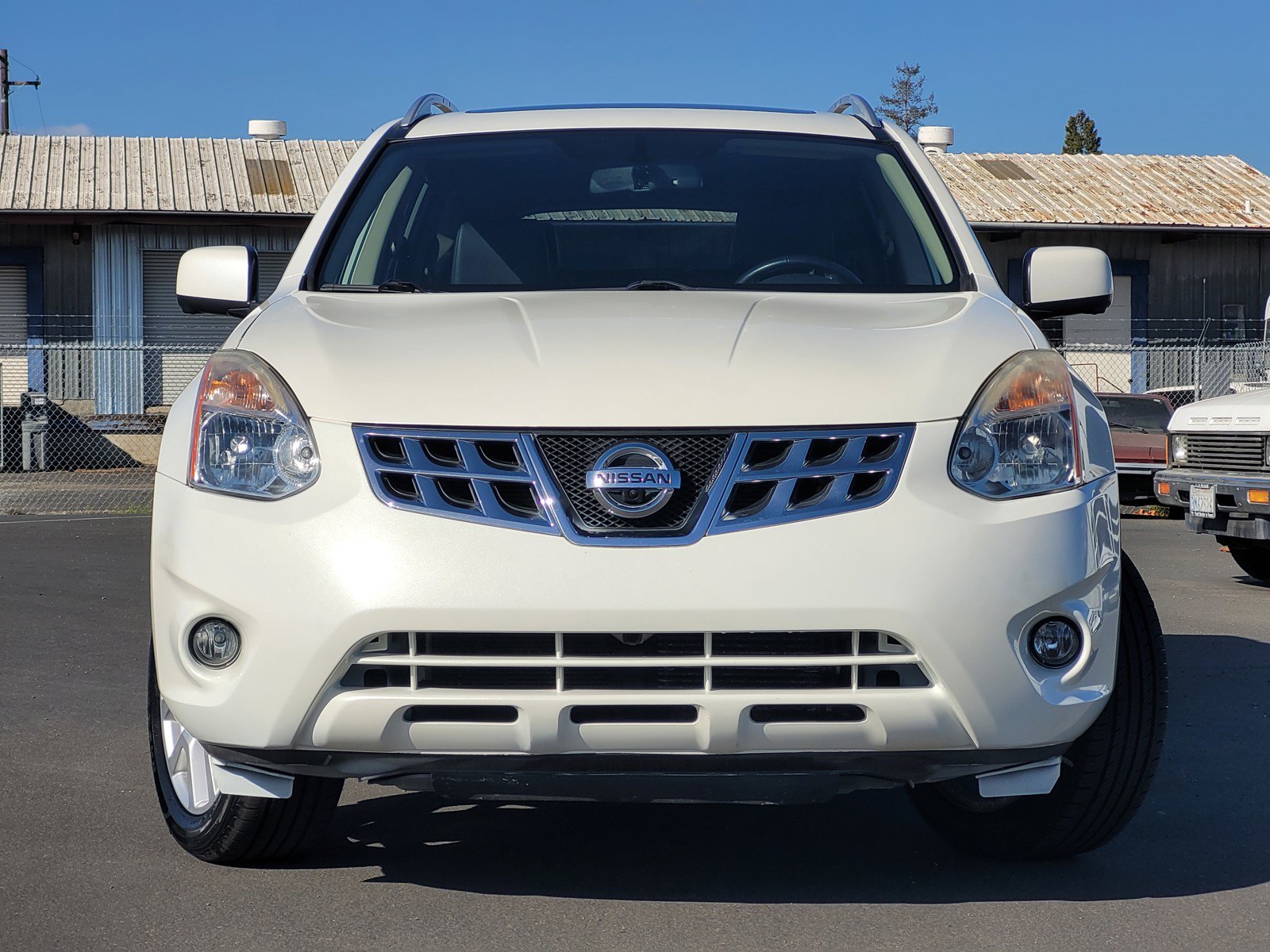 Used 2012 Nissan Rogue SL AWD/4WD image 2
