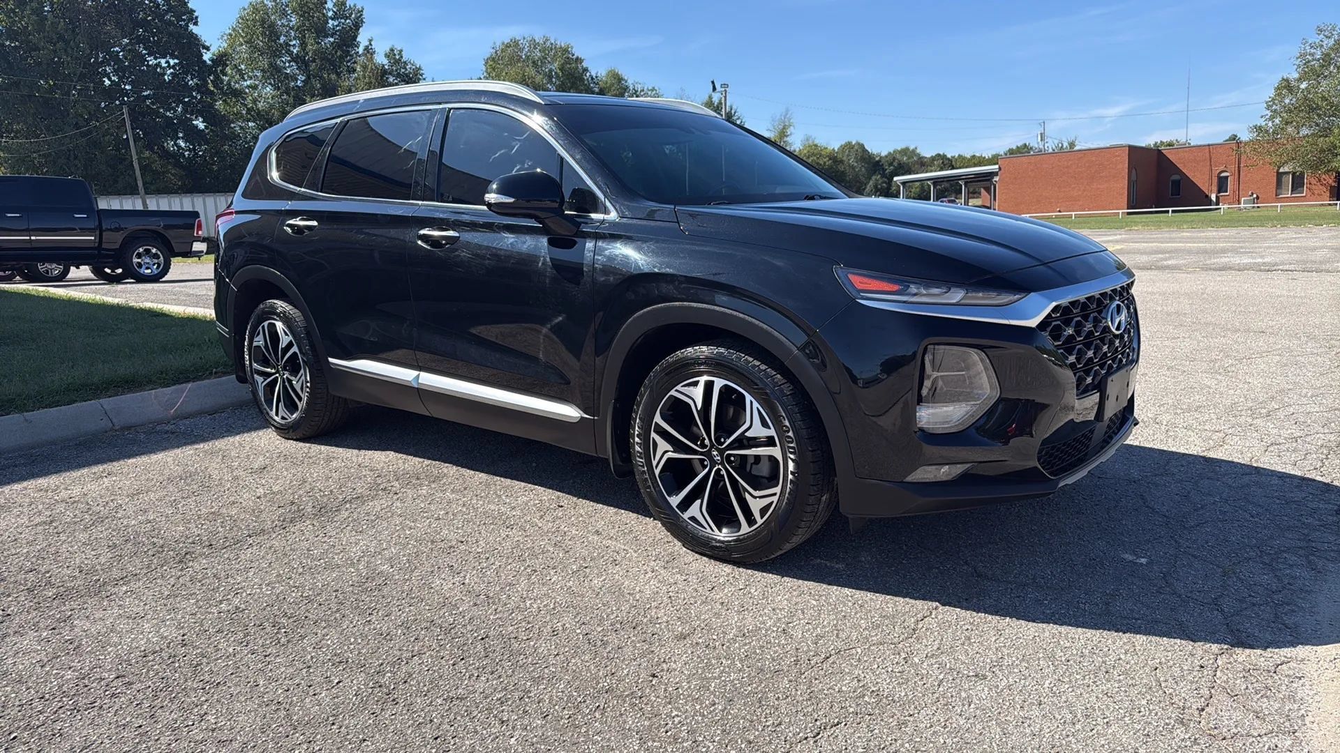Used 2020 Hyundai Santa Fe SEL FWD image 1