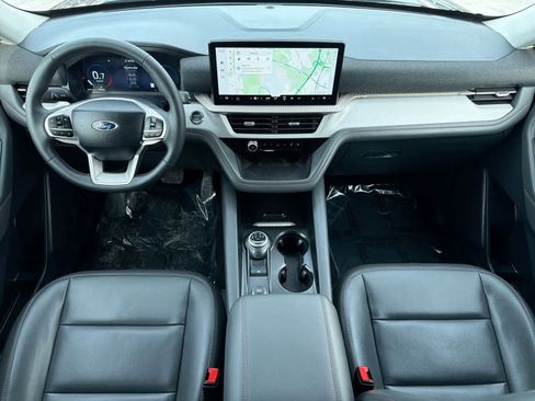 Certified 2025 Ford Explorer Active w/ Active Comfort Package image 15