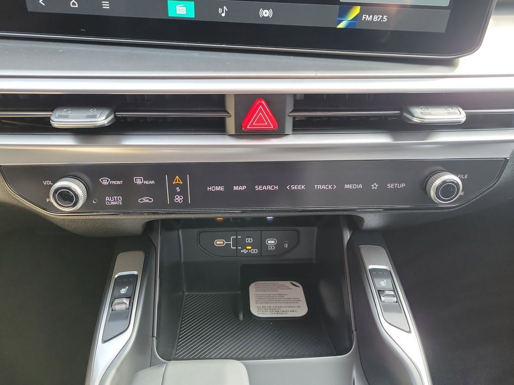 New 2026 Kia Sorento S w/ S Panoramic Sunroof Package FWD image 34