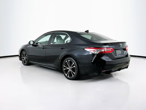 Used 2020 Toyota Camry SE image 5