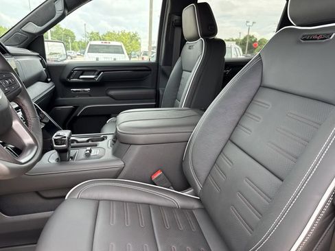 New 2026 GMC Sierra 1500 AT4X w/ LPO, Black Badging Package AWD/4WD image 5