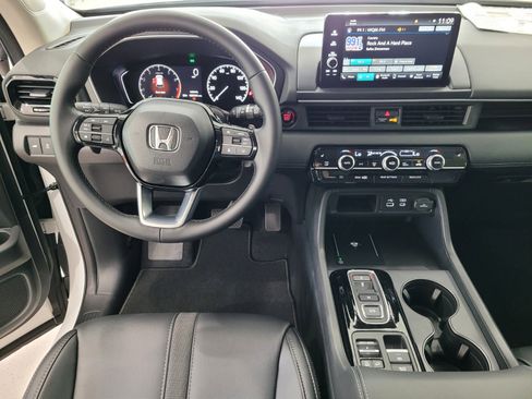 New 2025 Honda Pilot EX-L image 9