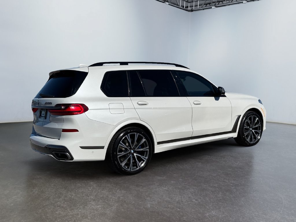 Used 2022 BMW X7 M50i AWD/4WD image 3
