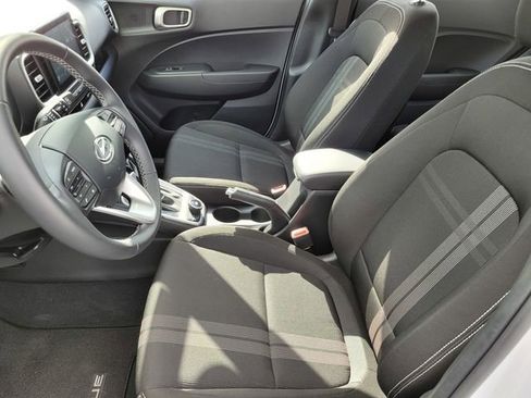 Certified 2025 Hyundai Venue SEL image 15