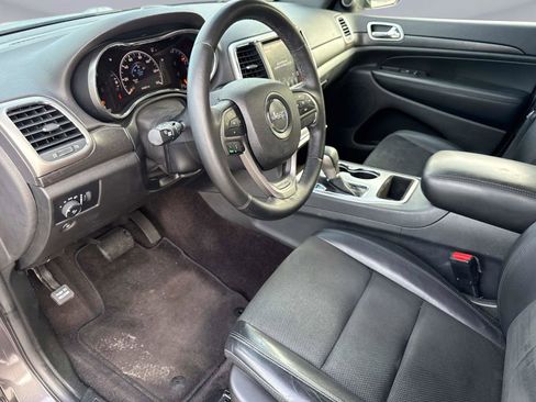 Used 2018 Jeep Grand Cherokee Altitude image 24
