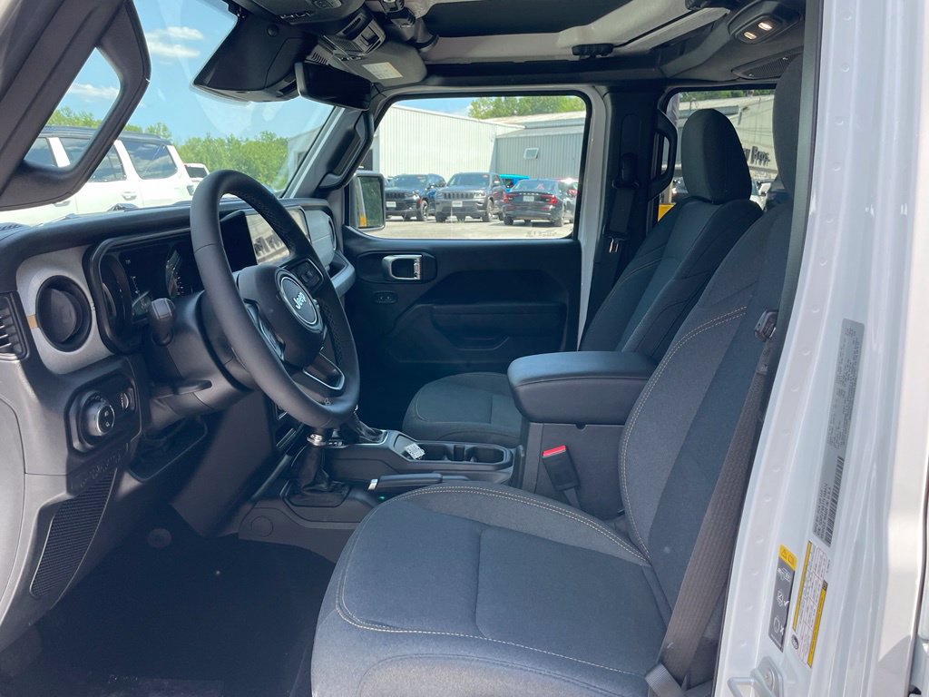 New 2026 Jeep Gladiator Sport AWD/4WD image 11