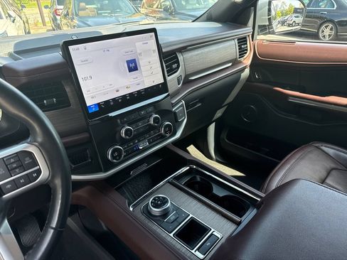Used 2024 Ford Expedition Limited RWD image 26