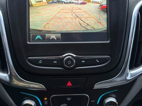 Used 2018 Chevrolet Equinox LT FWD image 23