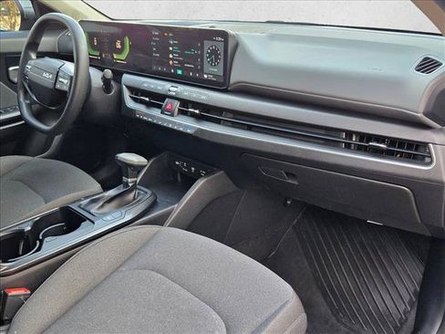 Used 2025 Kia K4 FWD image 22