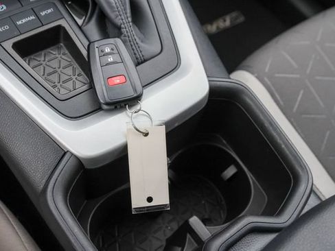 Used 2025 Toyota RAV4 XLE FWD image 20