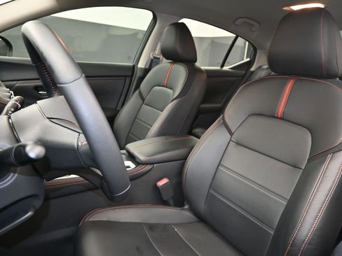 Certified 2025 Nissan Sentra SR w/ SR Premium Package image 16