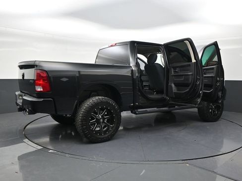 Used 2017 RAM 1500 Express w/ Black Ram 1500 Express Group AWD/4WD image 28