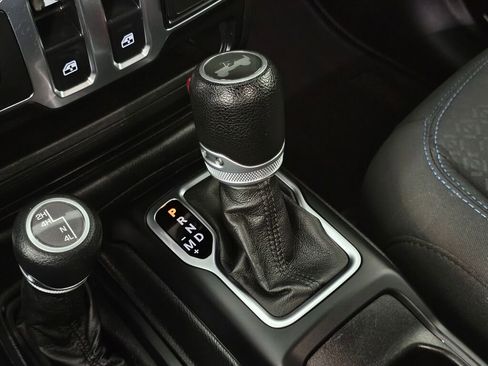 Used 2021 Jeep Wrangler Islander image 32