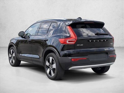 Used 2021 Volvo XC40 T5 Momentum w/ Protection Package Premier AWD/4WD image 5
