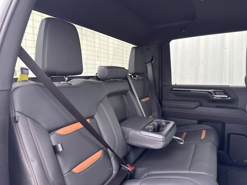 Used 2025 GMC Sierra 2500 AT4 image 18