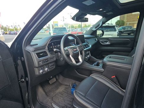 Used 2024 GMC Yukon SLT w/ SLT Premium Package AWD/4WD image 23