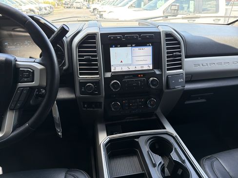 Used 2017 Ford F250 Lariat w/ Lariat Value Package AWD/4WD image 30