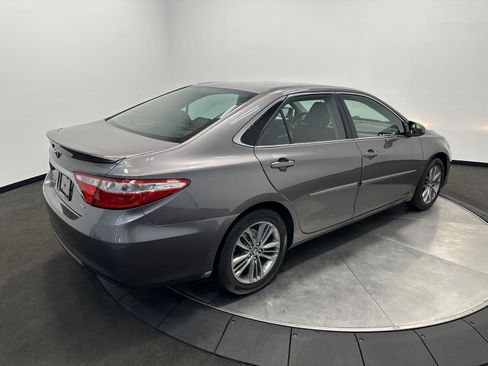 Used 2017 Toyota Camry SE FWD image 7