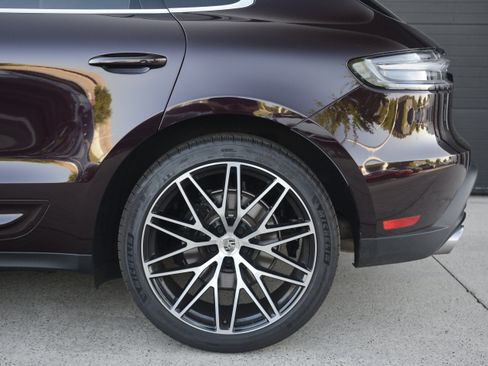 Certified 2026 Porsche Macan AWD/4WD image 40