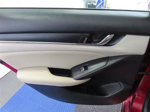 Used 2020 Honda Accord EX image 25