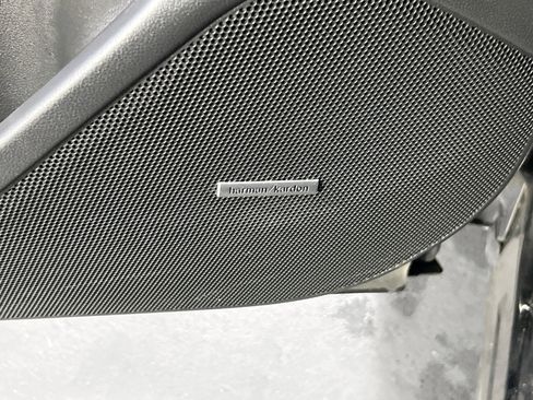 Used 2023 Subaru Forester Limited image 19