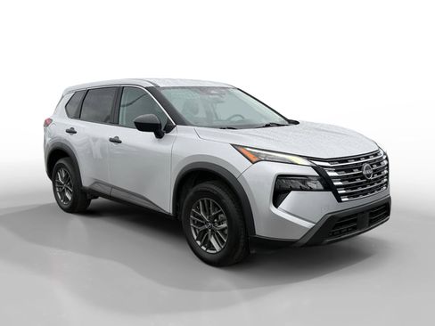 Used 2024 Nissan Rogue S image 7